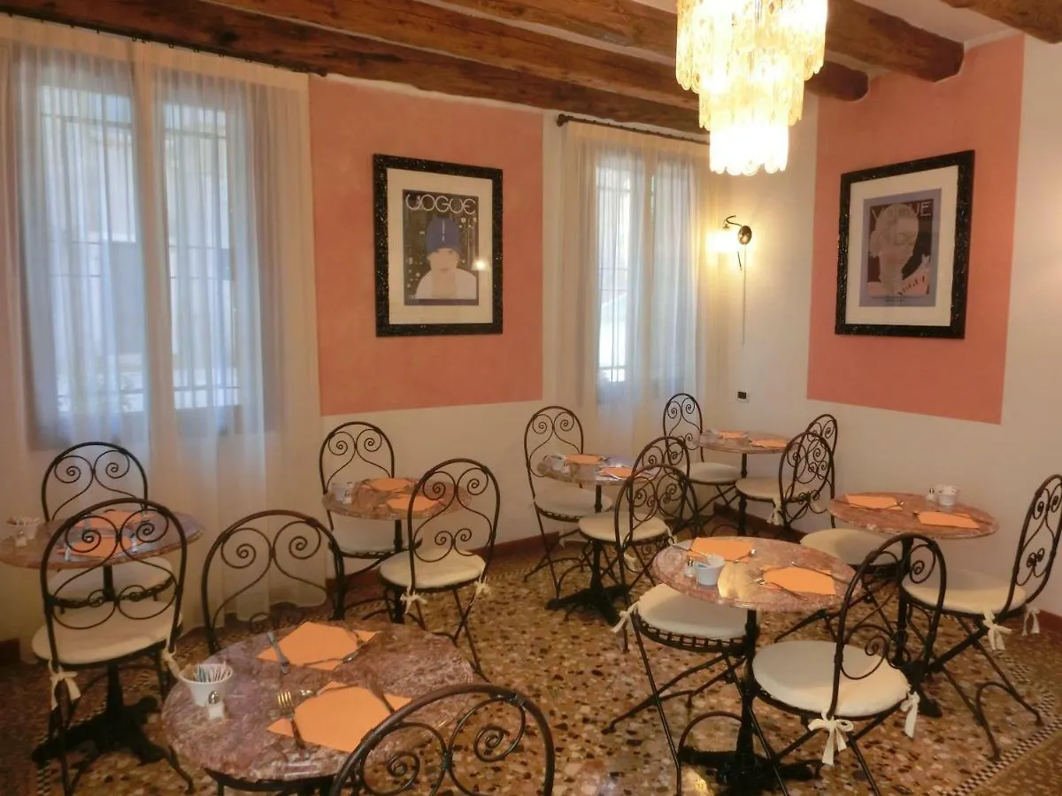 Gasthuis Locanda Art Deco Venetië